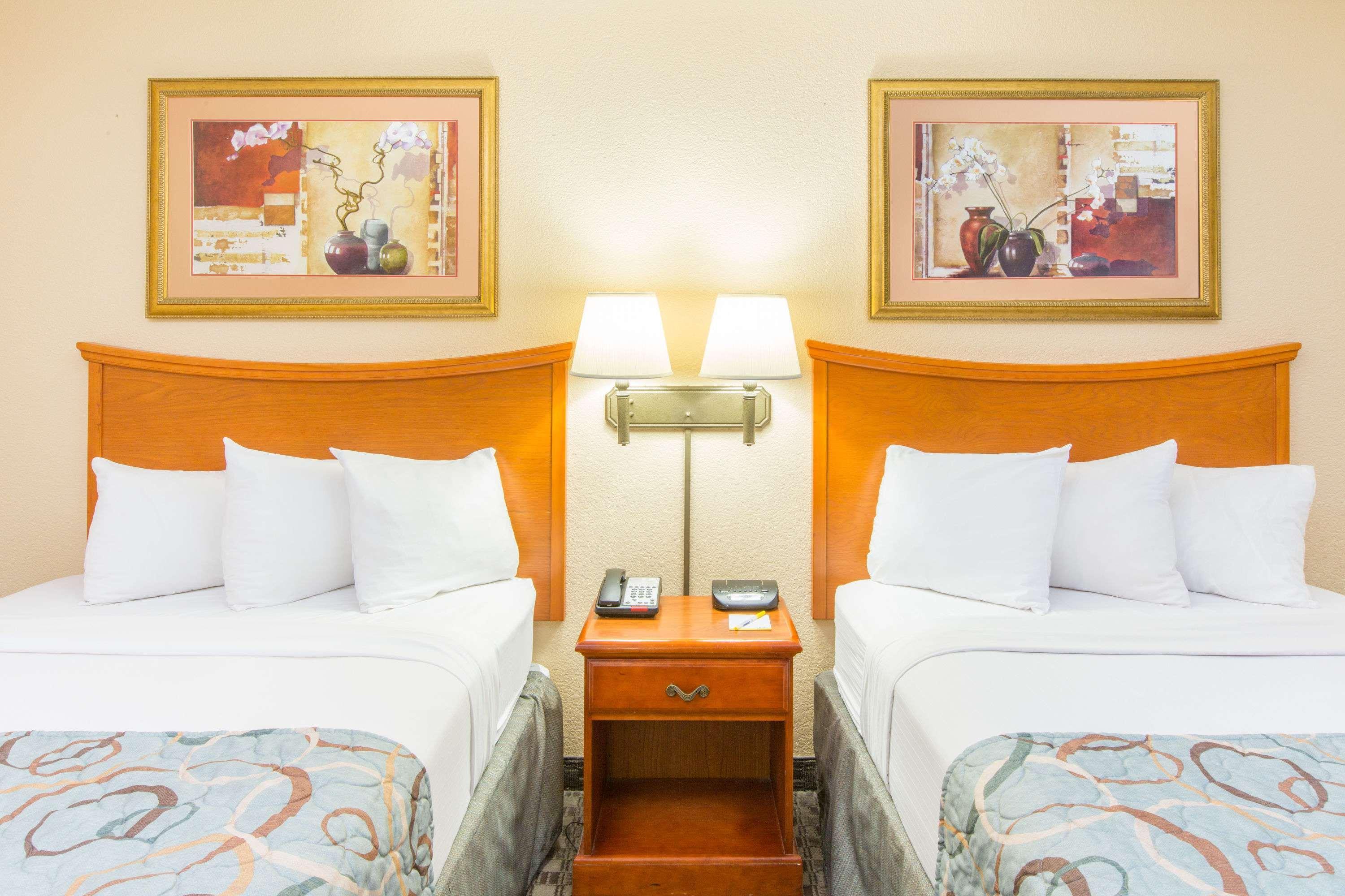 Days Inn By Wyndham Lonoke Buitenkant foto
