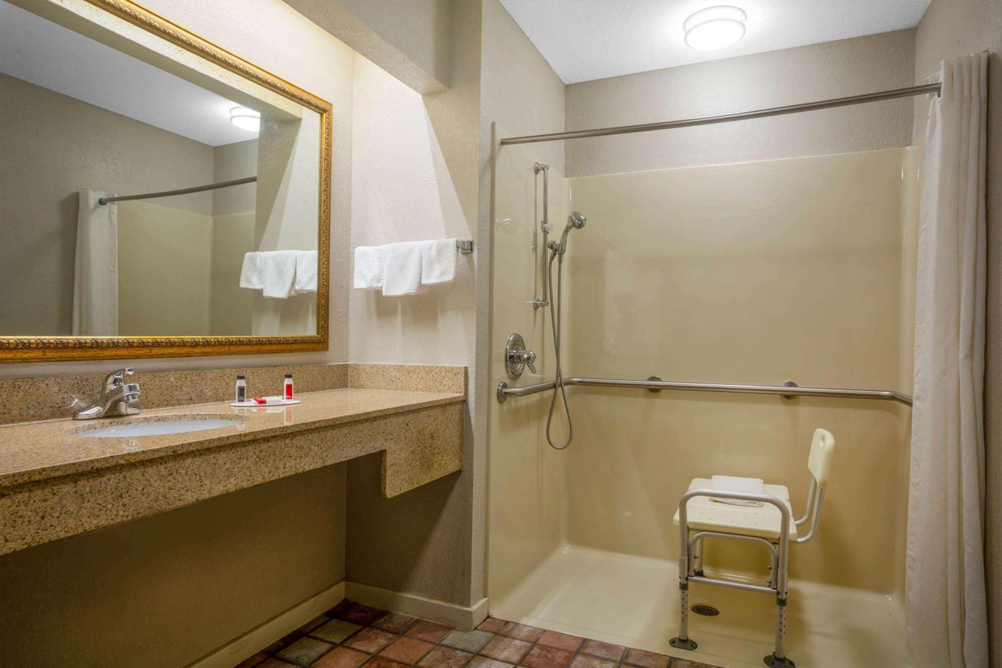 Days Inn By Wyndham Lonoke Buitenkant foto