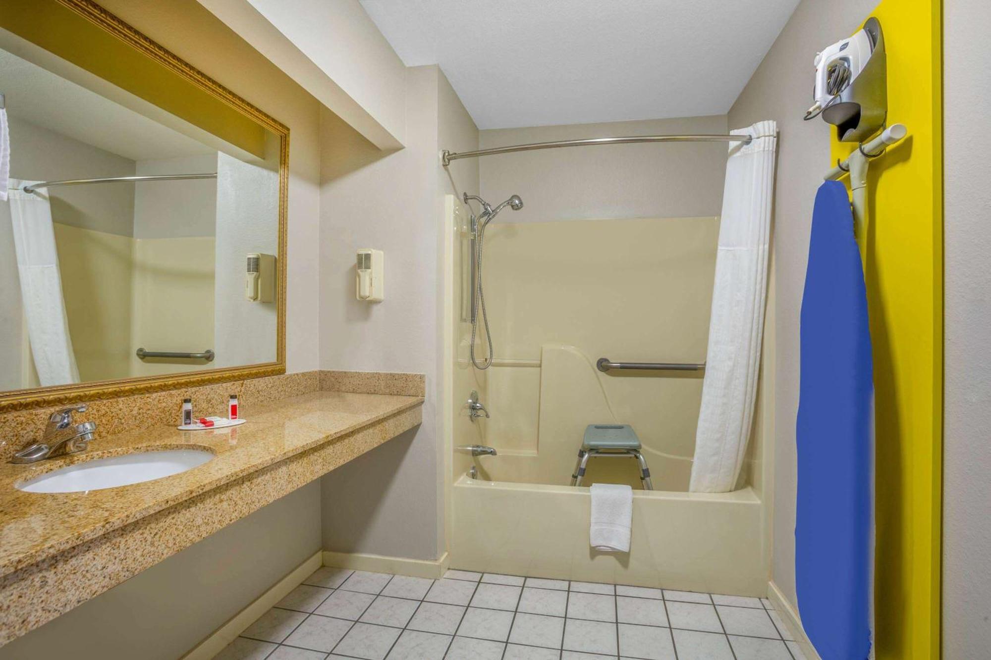 Days Inn By Wyndham Lonoke Buitenkant foto