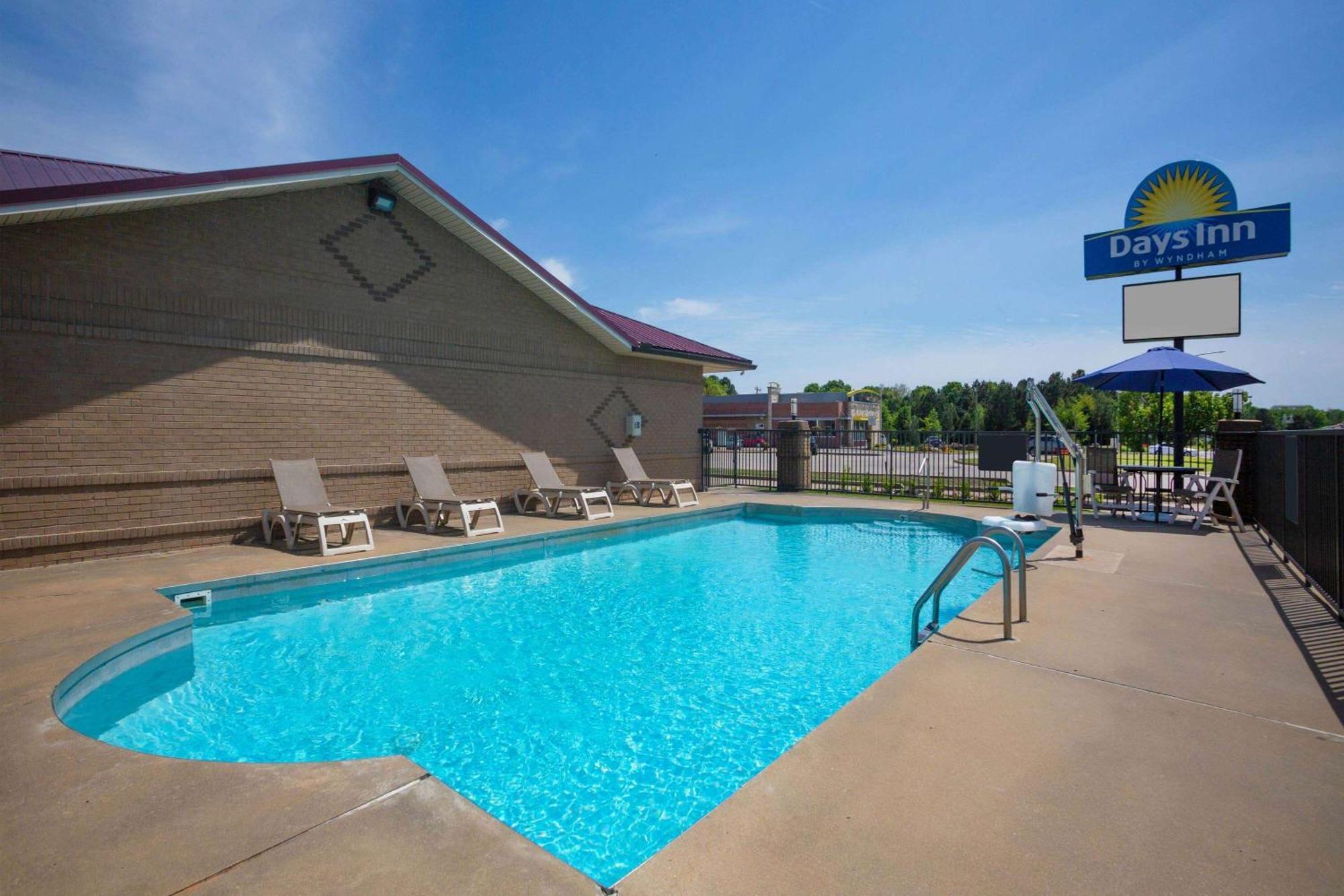 Days Inn By Wyndham Lonoke Buitenkant foto